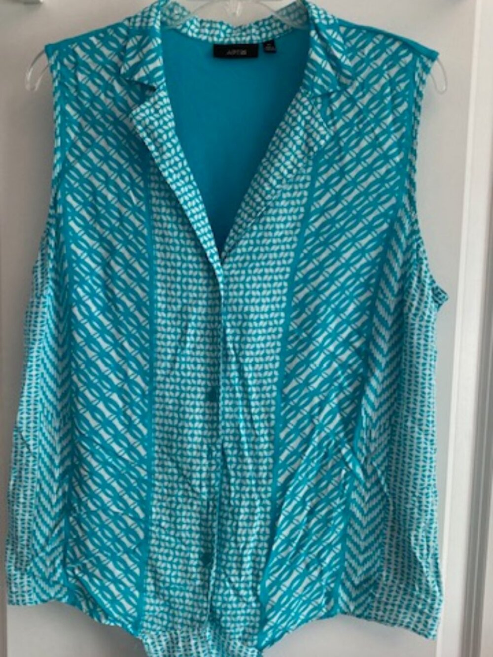 Apt 9 Tank Top Blouse XL Sleeveless Lightweight Collar with tie bottom hem